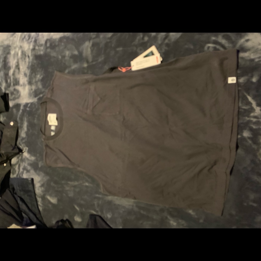Sleeveless shirt